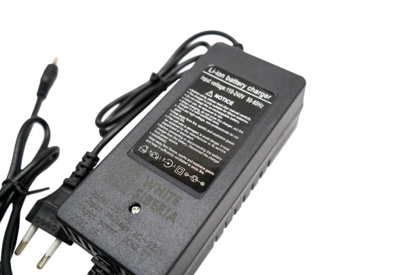Зарядное устройство White Siberia 36V DC 1.5A (c кулером)